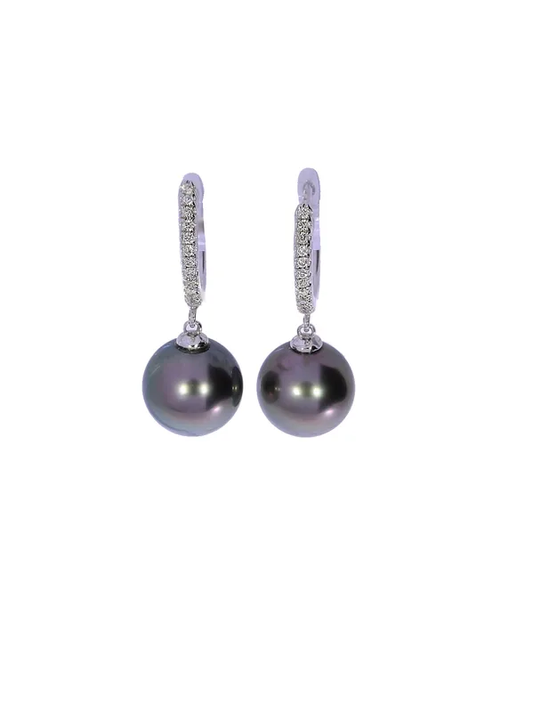 Hoop earrings – KURZ white gold with pearl and diamonds