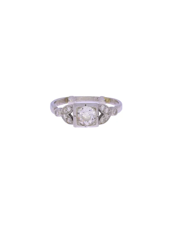 Damenring – Platin mit Diamanten