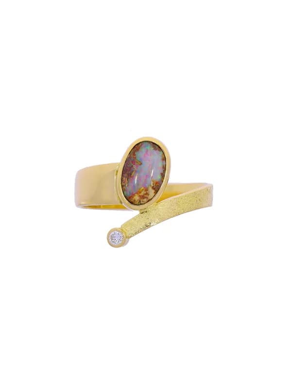 Damenring – Gelbgold mit Opal und Diamant