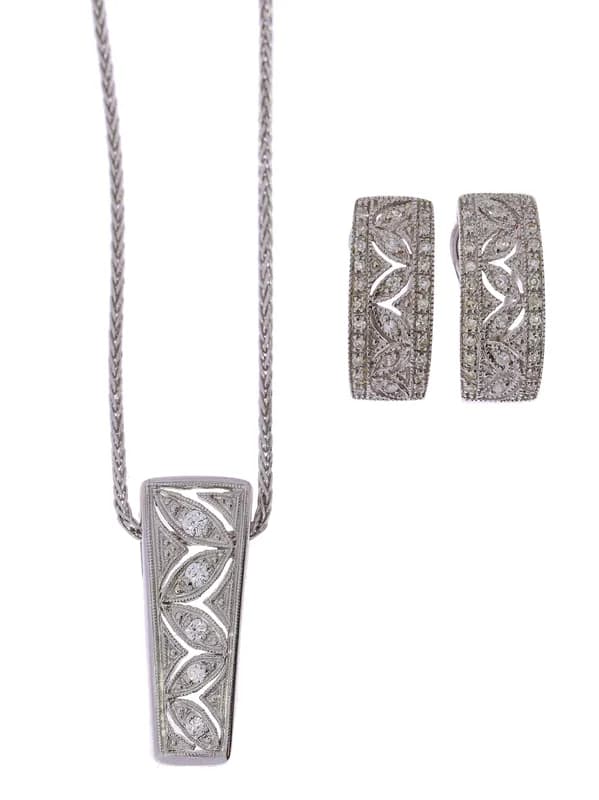Set – Ohrschmuck und Halskette mit Anhänger