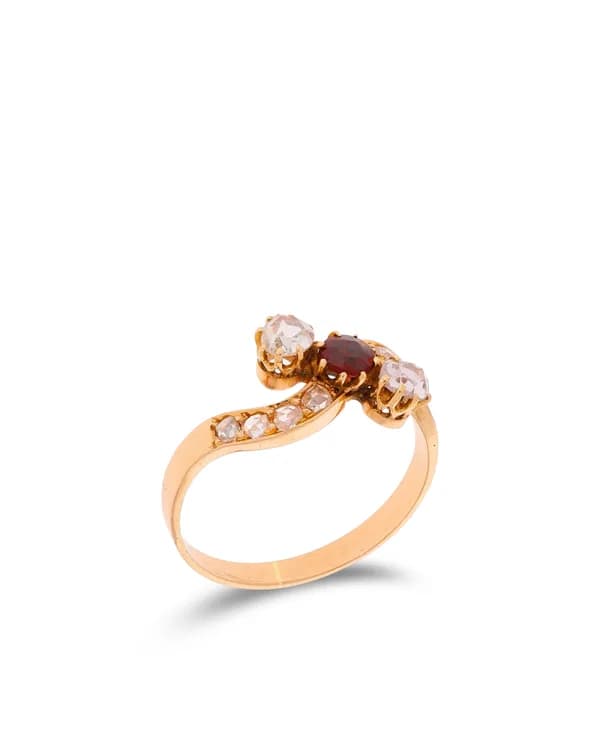 Damenring – Gelbgold mit Granat und Diamanten