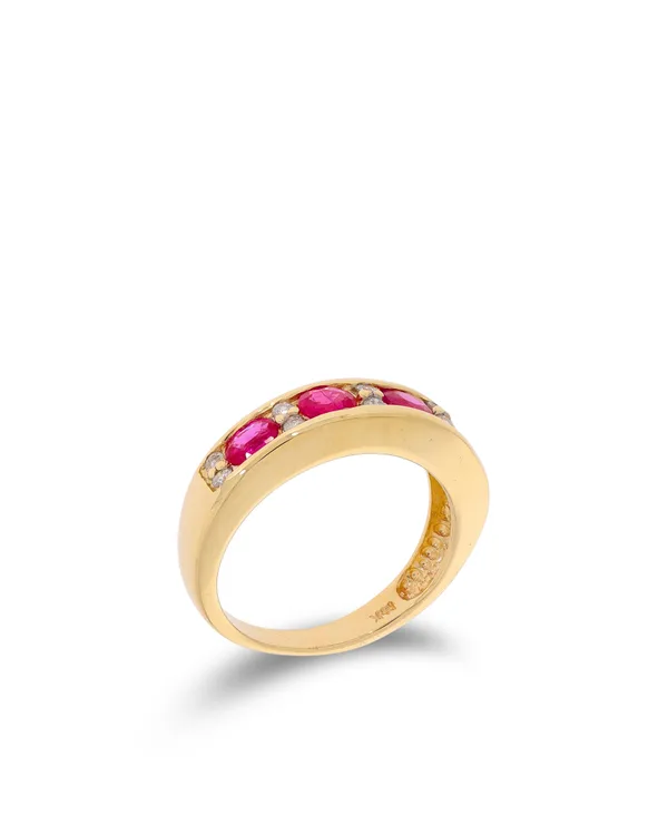 Damenring – Gelbgold mit Rubinen und Diamanten 0.10ct