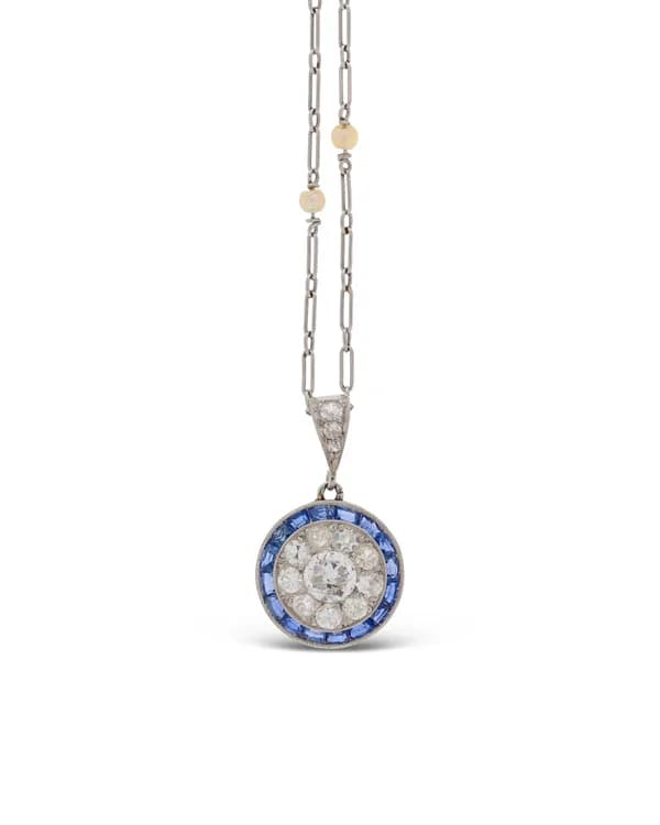 Halskette mit Anhänger – Platin mit Saphiren, Diamanten und Perlen
