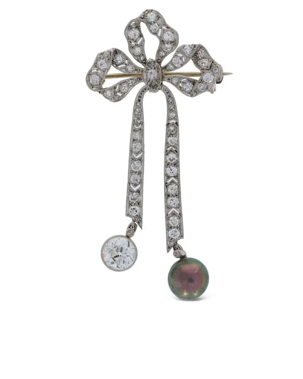 Brosche - Platin mit Diamanten und Tahitiperle