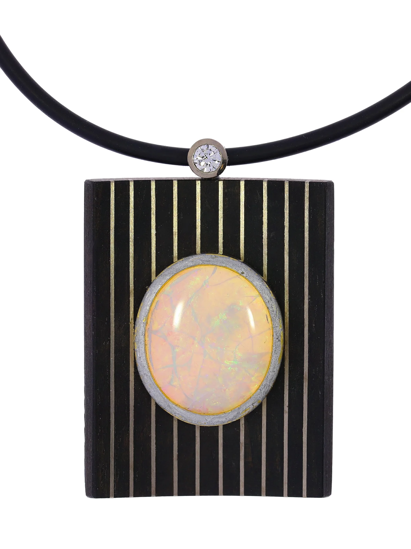 Collier mit Anhänger – Kautschuk mit Bicolor, Holz, Opal und Diamant