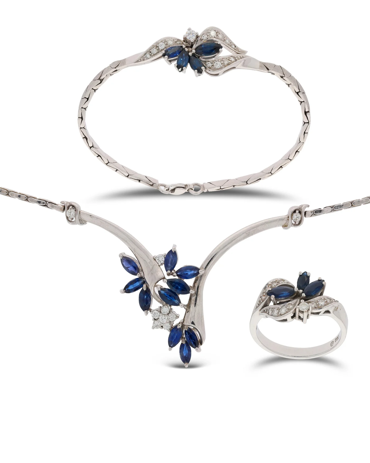 Parure – collier, bracelet et bague – or blanc avec diamants et saphirs