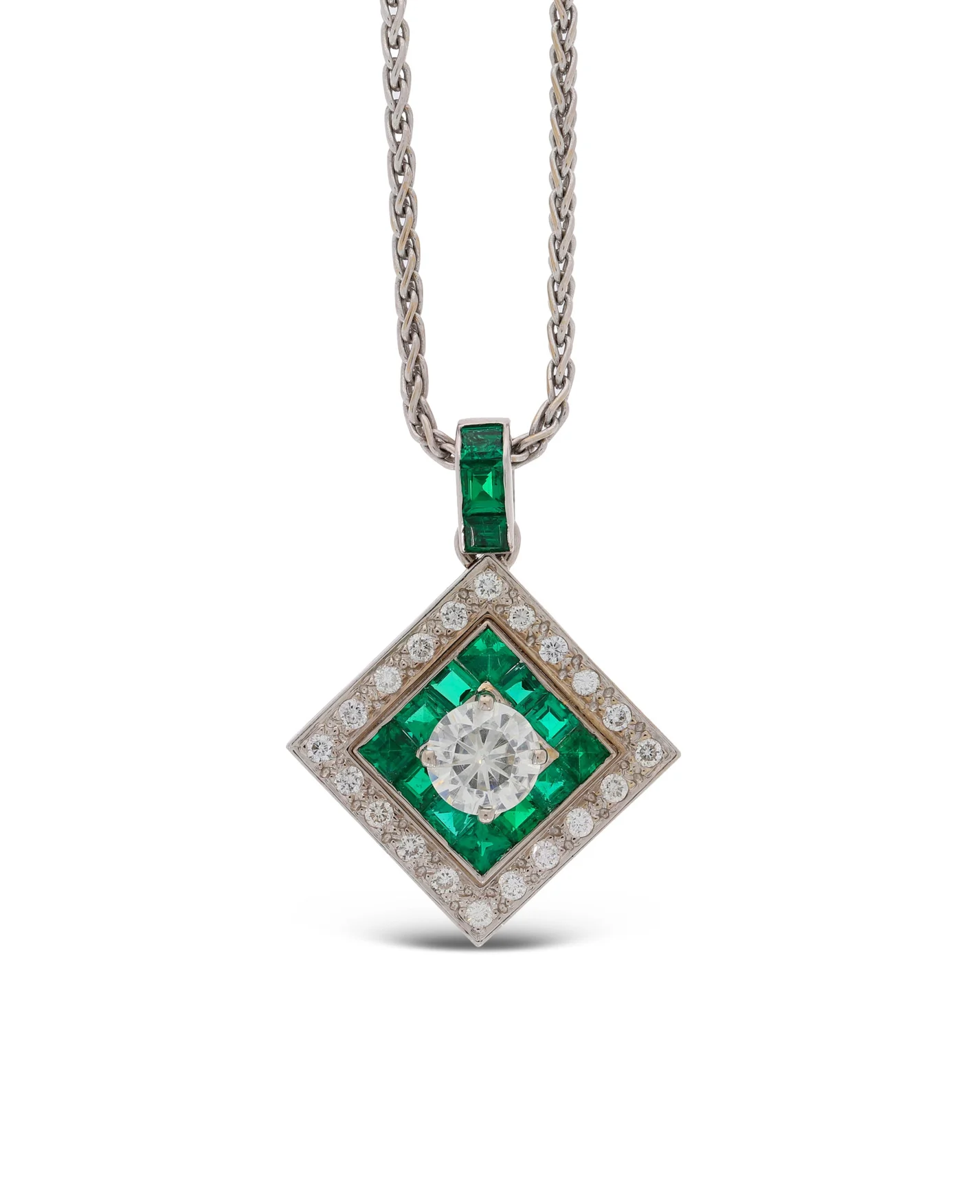 Halskette und Anhänger – Moissanite 1.00ct und Smaragd