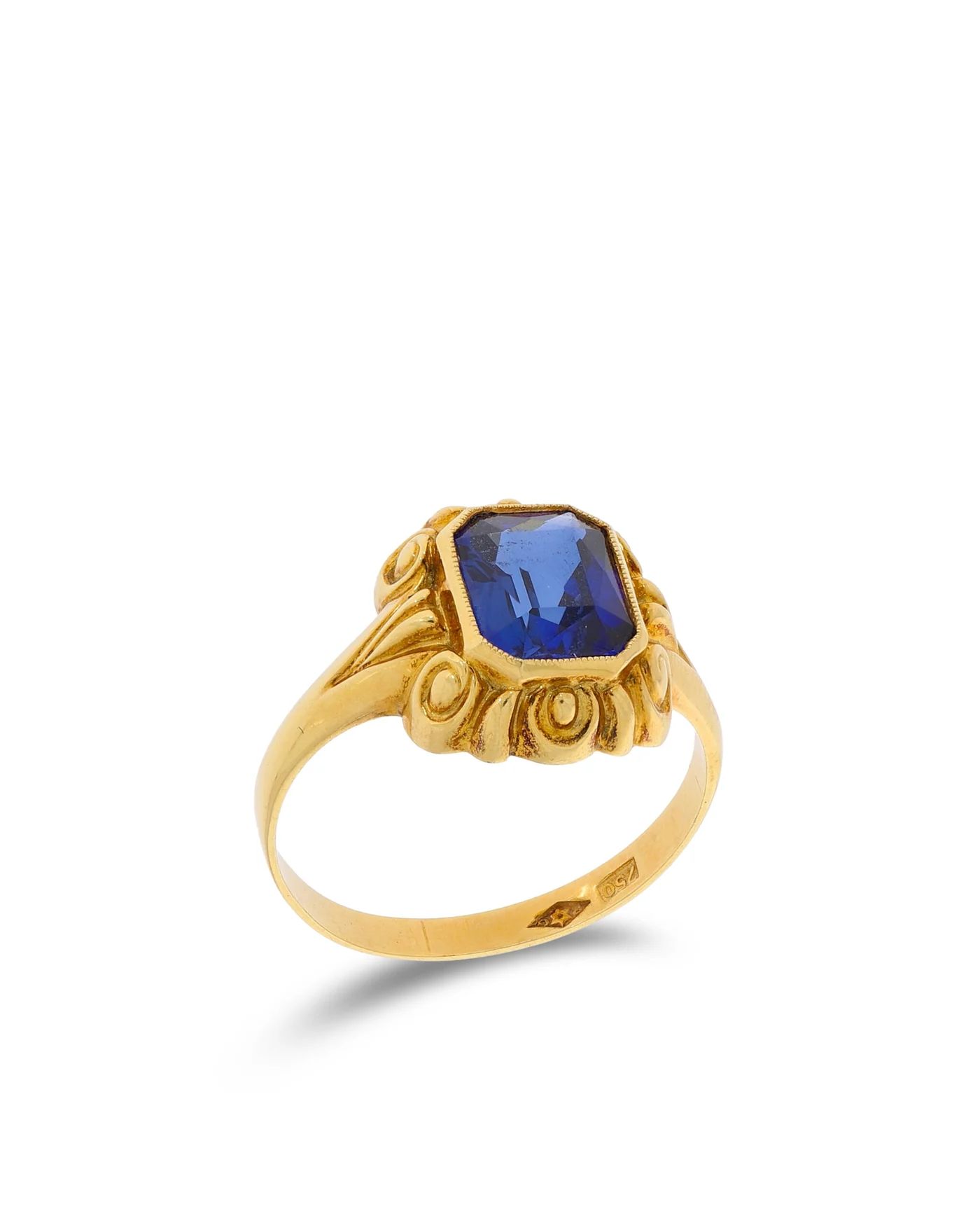 Bague pour dame - vintage or jaune avec Verneuil saphir