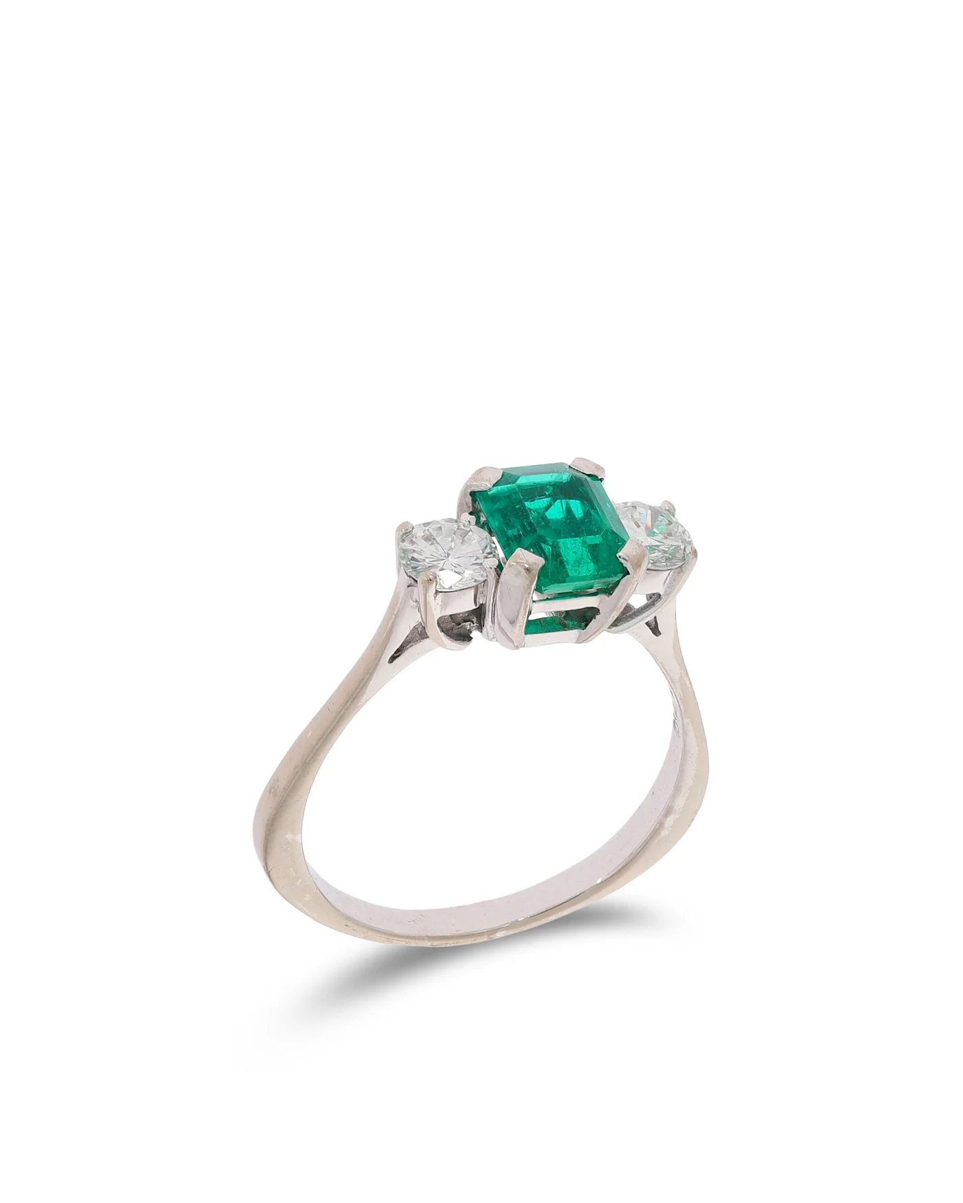 Damenring – BUCHERER Weissgold mit Smaragd und Diamanten 0.46ct