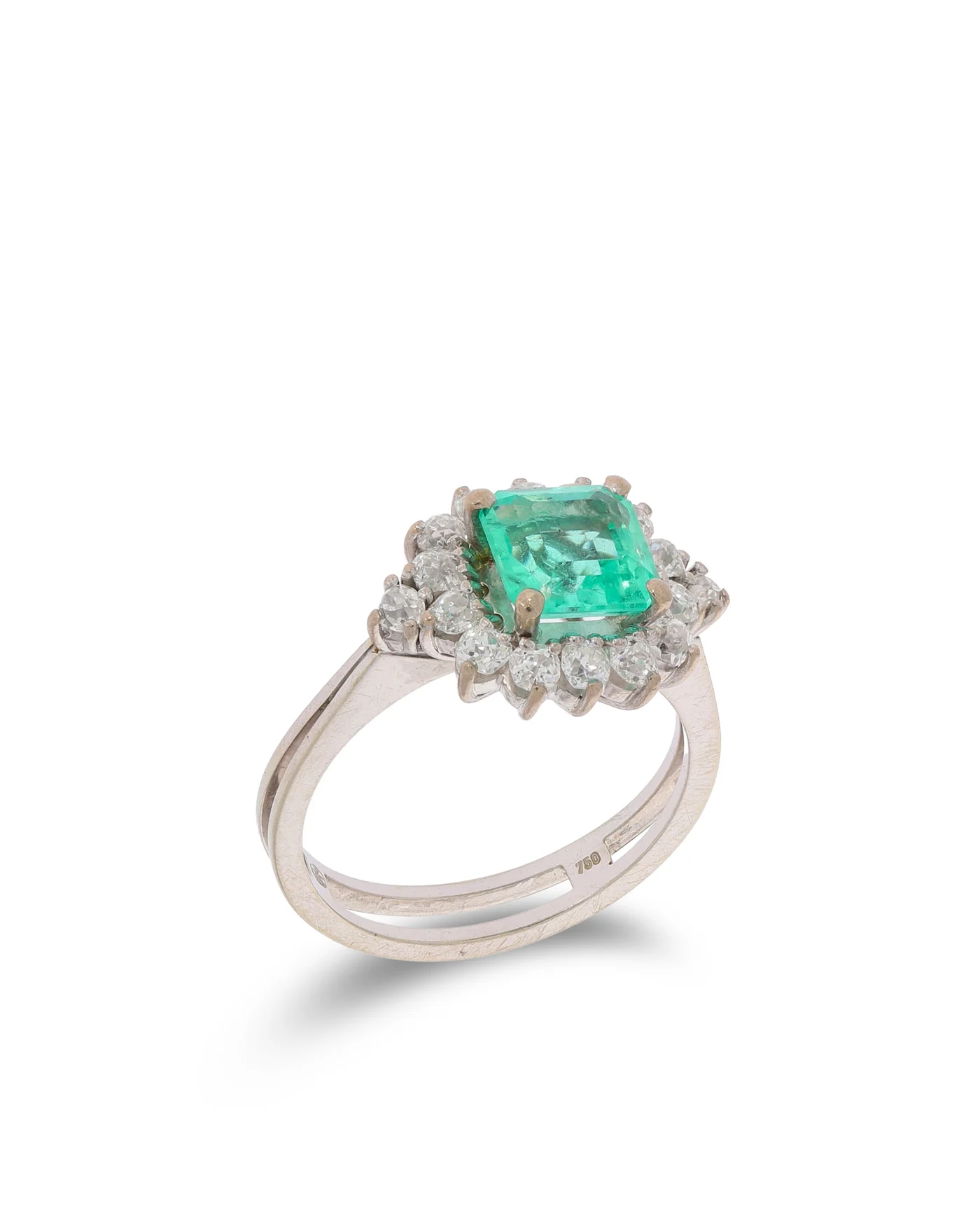 Damenring – GÜBELIN Weissgold mit Smaragd und Diamanten